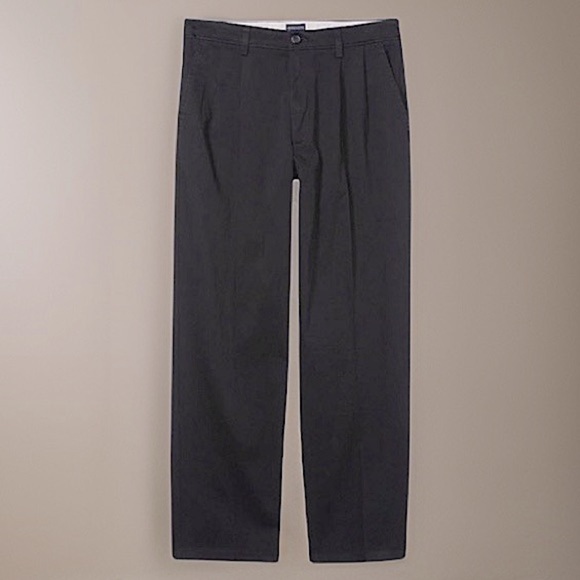 DOCKERS • Black Flex Comfort Waistband Relaxed Fit Signature Khaki Pants - Picture 1 of 5
